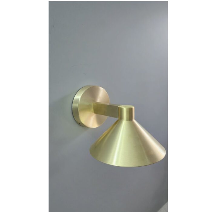 Alpha-WL-10 Luxury Wall Sconce Light in brushed brass finish