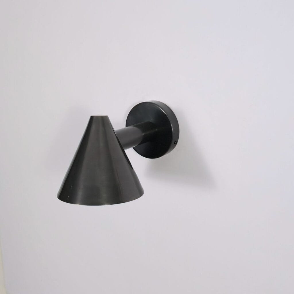 Modern Wall Light Design – Stylish Brass Lamp for Cozy Interiors